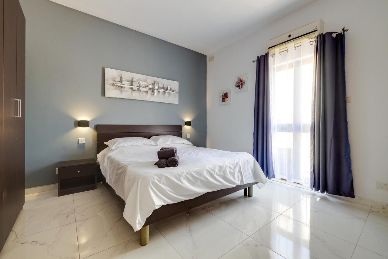 Idyllic Apartment Steps From The Promenade Sliema Exterior photo